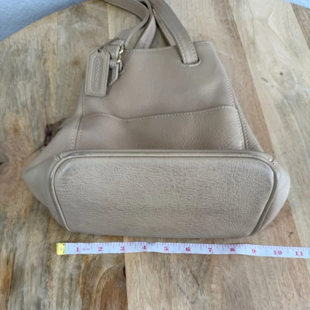 Coach Vintage Bucket Bag Beige